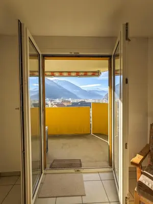 Ein allgemeiner Bergblick oder ein Berglick von der Ferienwohnung aus
