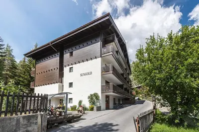 Das Gebäude in dem sich die Ferienwohnung befindet