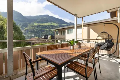 Ein allgemeiner Bergblick oder ein Berglick von der Ferienwohnung aus