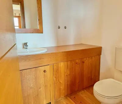 Ein Badezimmer in der Unterkunft Crans-Montana 3BR - Mountain View, Balcony and Parking