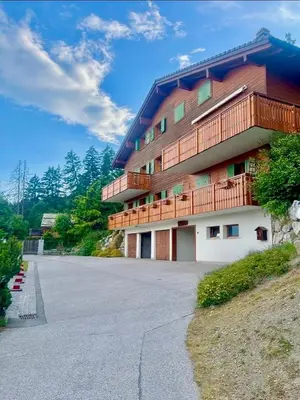 Das Gebäude in dem sich die Ferienwohnung befindet