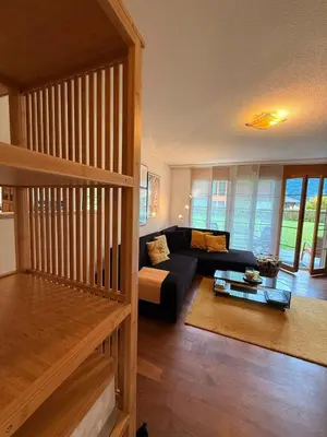 Ein Sitzbereich in der Unterkunft Alpine Haven Chalet II