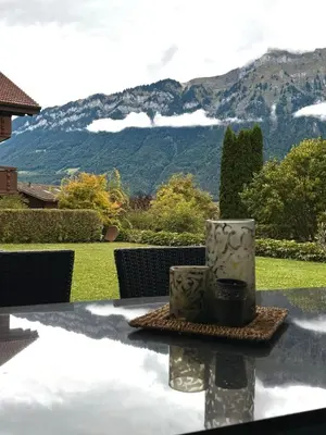 Ein allgemeiner Bergblick oder ein Berglick von der Ferienwohnung aus
