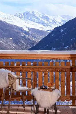 Ein allgemeiner Bergblick oder ein Berglick von des Hotels aus