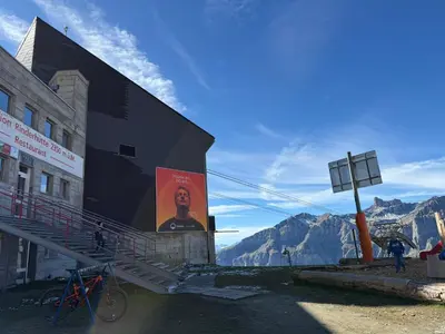 Ein allgemeiner Bergblick oder ein Berglick von der Ferienwohnung aus