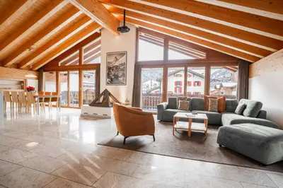 Ein Sitzbereich in der Unterkunft Turuwang Penthouse by HomeFlow