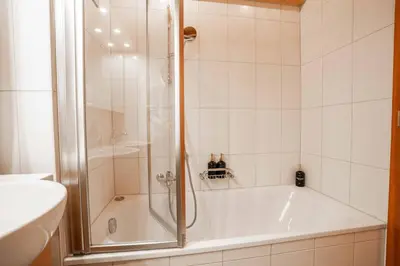 Ein Badezimmer in der Unterkunft Turuwang Penthouse by HomeFlow