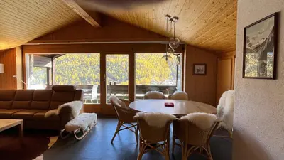 Ein Sitzbereich in der Unterkunft Haus Anis Edel Alpine Apartment