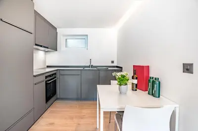 Küche/Küchenzeile in der Unterkunft Completely renovated, furnished studio with plenty of comfort