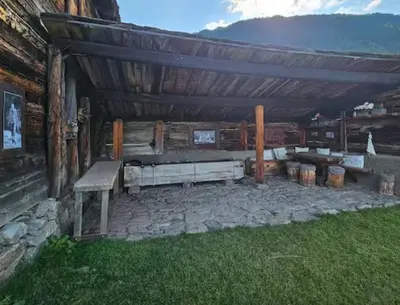 Ein allgemeiner Bergblick oder ein Berglick von der Ferienwohnung aus