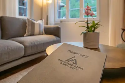 Ein Sitzbereich in der Unterkunft The Maisonette, the luxury edition in the center by Inspiring Places Zermatt