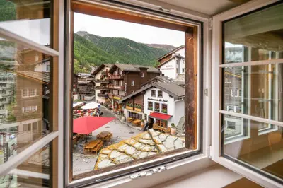 Ein allgemeiner Bergblick oder ein Berglick von der Ferienwohnung aus