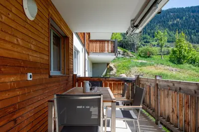 Ein allgemeiner Bergblick oder ein Berglick von der Ferienwohnung aus
