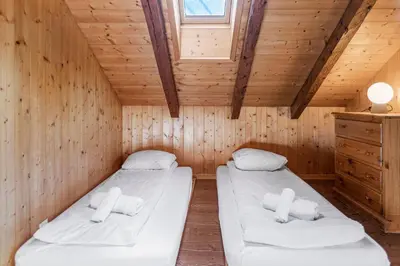 Ein Bett oder Betten in einem Zimmer der Unterkunft Gîte Salgesh - 16 pers & 16 lits - Terrasse - Nature
