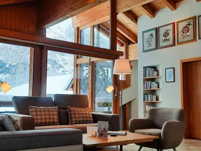 Ein Sitzbereich in der Unterkunft Apartment Chalet Abendrot apARTments-31 by Interhome
