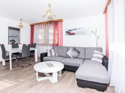 Ein Sitzbereich in der Unterkunft Apartment Metropol B by Interhome