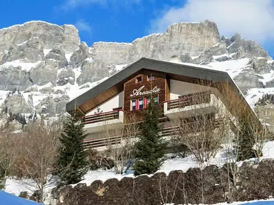 Ein allgemeiner Bergblick oder ein Berglick von der Ferienwohnung aus