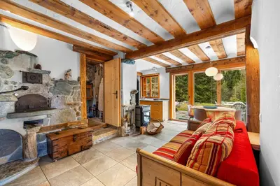 Ein Sitzbereich in der Unterkunft Chalet La Verne - appartement du Bas
