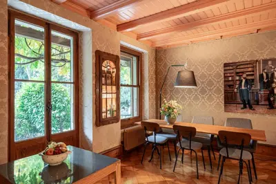 Ein Sitzbereich in der Unterkunft Chalet Verve