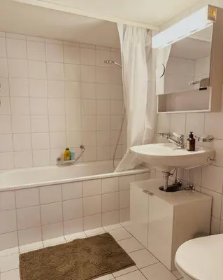 Ein Badezimmer in der Unterkunft Grosszügige Wohnung Leiterli