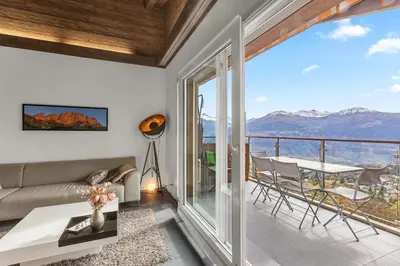 Ein allgemeiner Bergblick oder ein Berglick von der Ferienwohnung aus