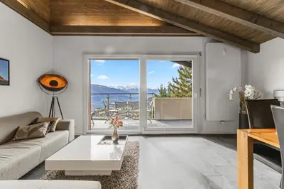 Ein allgemeiner Bergblick oder ein Berglick von der Ferienwohnung aus
