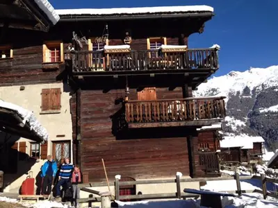 Ein allgemeiner Bergblick oder ein Berglick von der Ferienwohnung aus