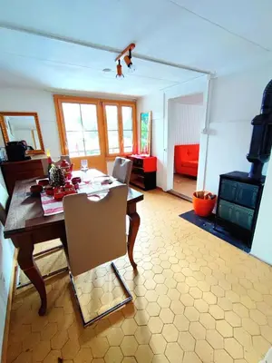 Ein Sitzbereich in der Unterkunft Romantic Alpine Farmhouse with Superview of Lake Near Interlaken