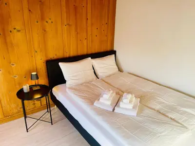 Ein Bett oder Betten in einem Zimmer der Unterkunft -TheUrbanist- Cozy Free Parking Fast WiFi