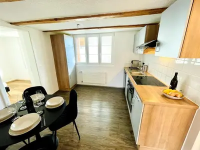 Küche/Küchenzeile in der Unterkunft -TheUrbanist- Central 2 BD Free Parking Fast WiFi