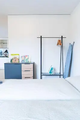 Ein Bett oder Betten in einem Zimmer der Unterkunft Apartment Stockhorn in See- und Bergnähe, modern, mit Balkon, 4 Gäste