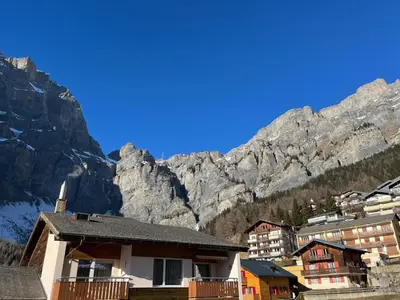 Ein allgemeiner Bergblick oder ein Berglick von der Ferienwohnung aus