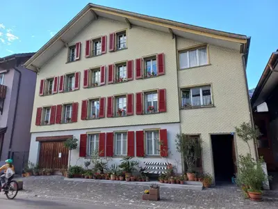 Das Gebäude in dem sich die Ferienwohnung befindet