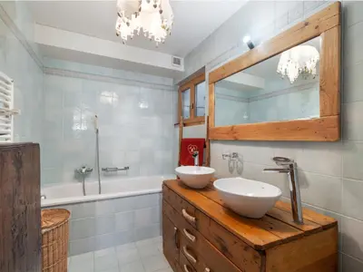 Ein Badezimmer in der Unterkunft Apartment Les Pierres C 3 by Interhome