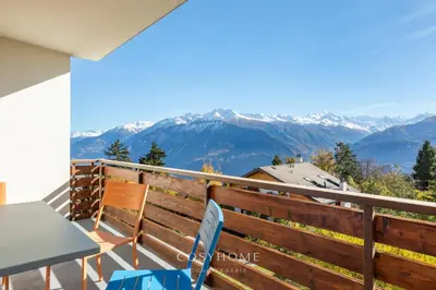 Ein allgemeiner Bergblick oder ein Berglick von der Ferienwohnung aus