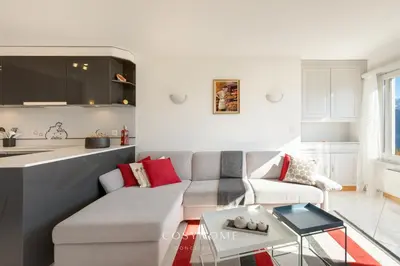Ein Sitzbereich in der Unterkunft La Lisière - Alpine Home - CosyHome