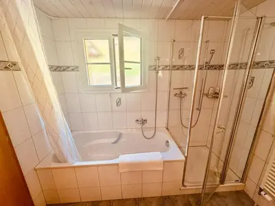 Ein Badezimmer in der Unterkunft Chalet with Scenic Valley & Mountain Views