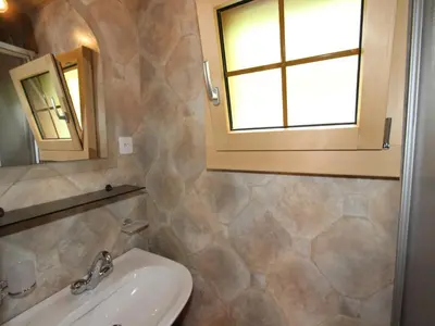 Ein Badezimmer in der Unterkunft Chalet in Valais near Ski Lift & Saas Valley