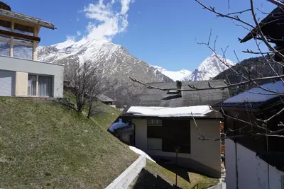 Ein allgemeiner Bergblick oder ein Berglick von der Ferienwohnung aus