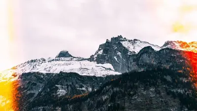 Ein allgemeiner Bergblick oder ein Berglick von der Ferienwohnung aus