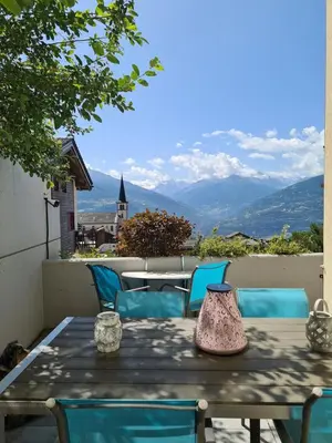Ein allgemeiner Bergblick oder ein Berglick von der Ferienwohnung aus