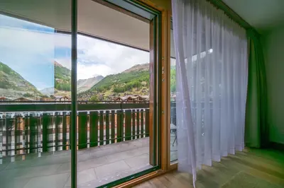 Ein allgemeiner Bergblick oder ein Berglick von der Ferienwohnung aus