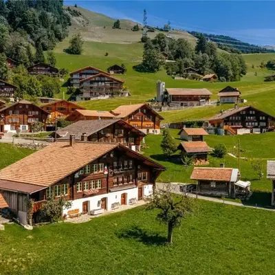 Gemütliche Wohnungen in 300-jährigem Chalet