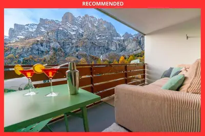 Ein allgemeiner Bergblick oder ein Berglick von der Ferienwohnung aus