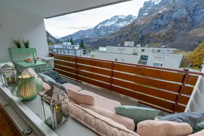 Ein allgemeiner Bergblick oder ein Berglick von der Ferienwohnung aus