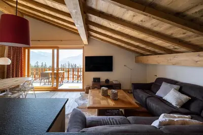 Ein Sitzbereich in der Unterkunft 3 bedroom apartment - Crans-Montana