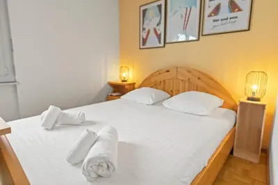 Ein Bett oder Betten in einem Zimmer der Unterkunft Crans-Montana centre - Studio Ski 2 pers