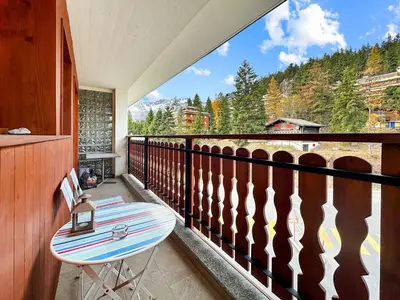 Ein Balkon oder eine Terrasse in der Unterkunft Alpine Vista - Next to the Cable car - Swiss Alps