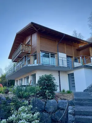 Das Gebäude in dem sich das Chalet befindet