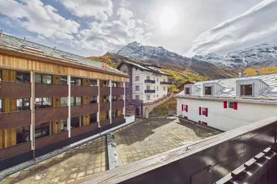Ein allgemeiner Bergblick oder ein Berglick von der Ferienwohnung aus